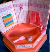 Barbie's Vintage Dusche/Bad ,m.Zubehör 80/90ziger, funktioniert Nordrhein-Westfalen - Wilnsdorf Vorschau