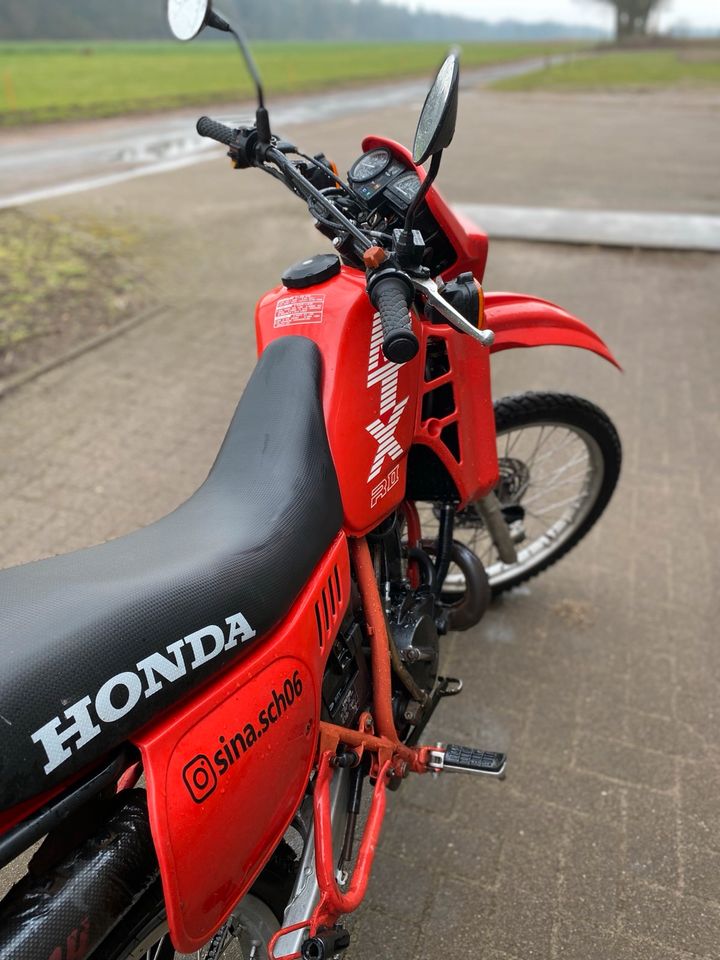 Honda MTX 80 R2 HD09 in Binnen