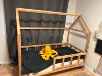 Kinder Hausbett aus Holz & 6 Monate neue  Matratze Rheinland-Pfalz - Neustadt an der Weinstraße Vorschau
