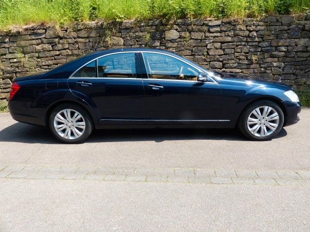 Mercedes-Benz S 500 S -Klasse 4Matic Leder Navi PDC Automatic in Mülheim (Ruhr)