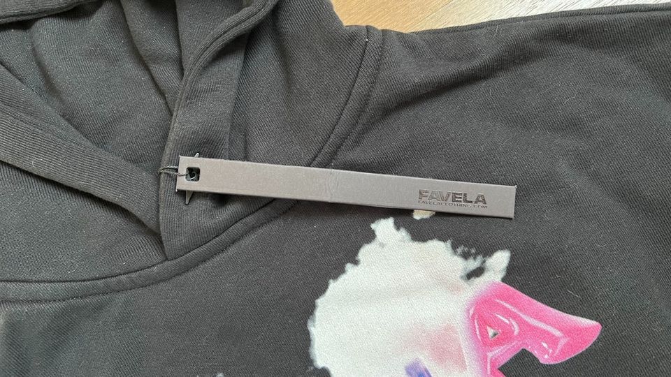 Favela Hoodie (Balloon Black) Neu in Neutraubling