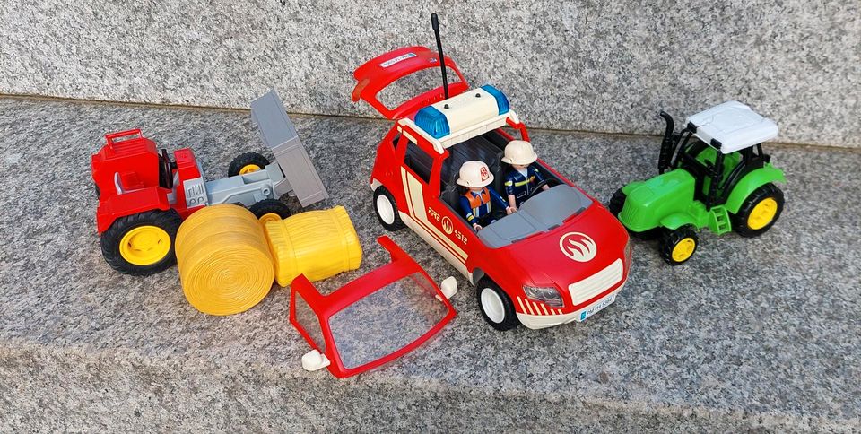 Spielzeugset( Feuerwehr/ Traktor) teilweise Playmobil in Waldmünchen