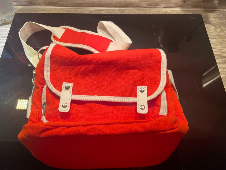 Kühltasche rot in Berne