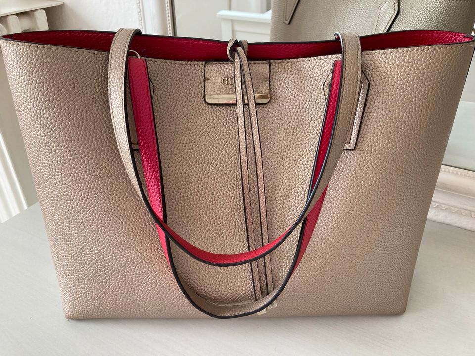 Tasche GUESS Gold/Pink Weekender in Hamburg