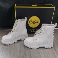 Weiße Buffalo Schuhe/Stiefeletten Gr.37,Herbst/Winter Brautschuhe Nordrhein-Westfalen - Netphen Vorschau