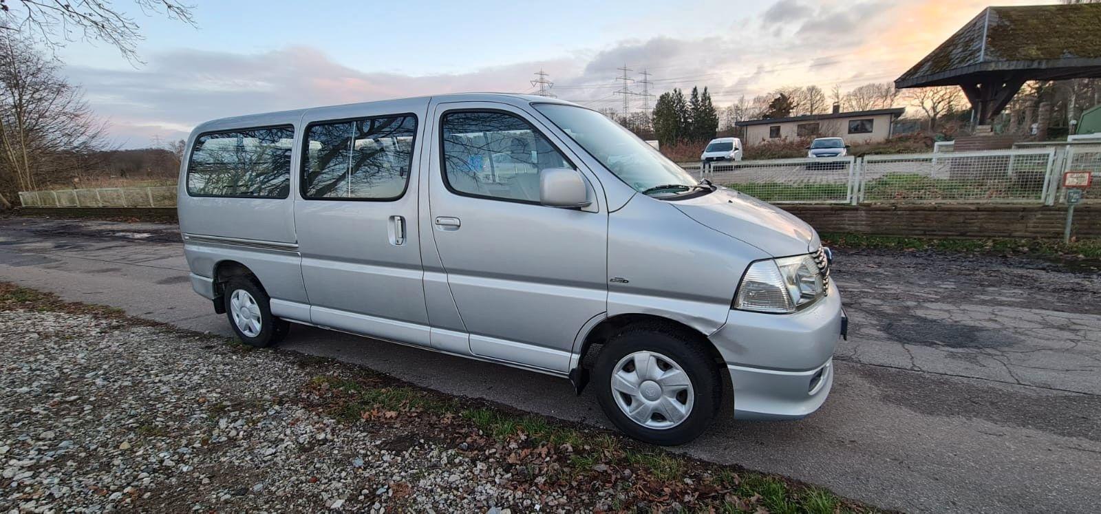 Abbildung des Autos Toyota Hiace Lang