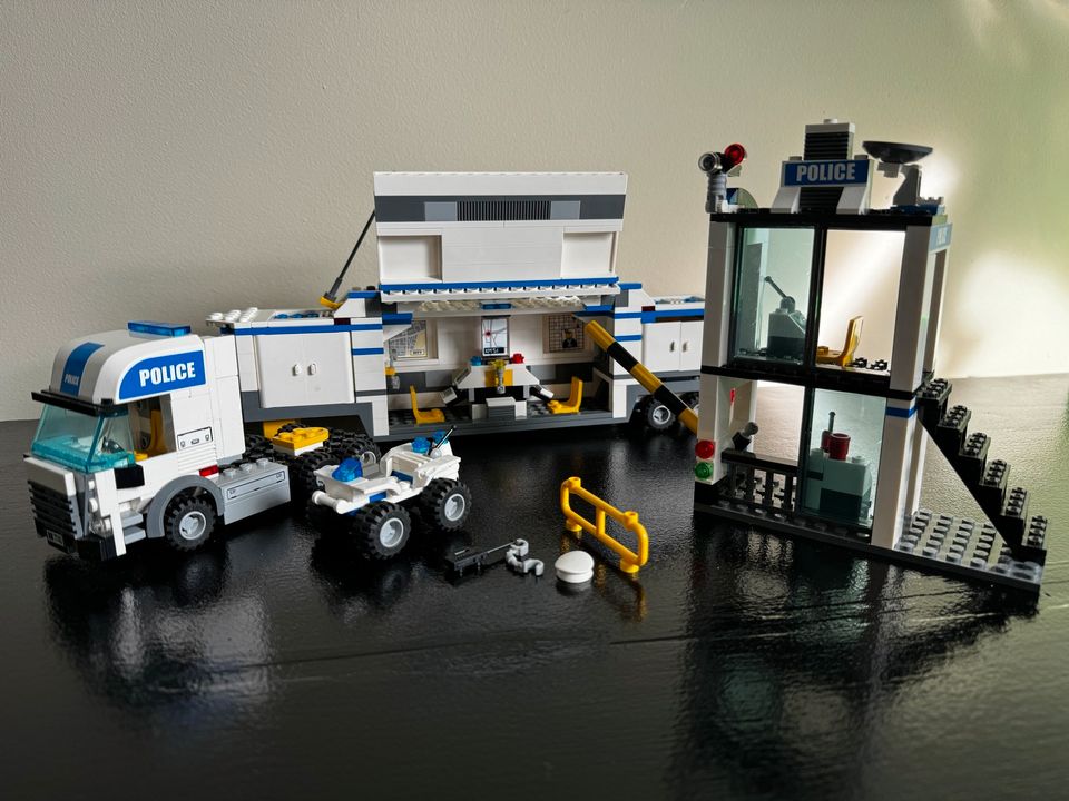 Lego 7743 Polizei Kommandofahrzeug in Sennfeld