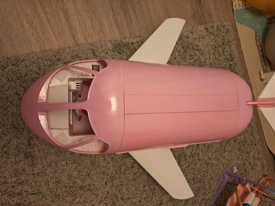 Barbie Konvolut Haus, Flugzeug, Wohnwagen in Mühlau