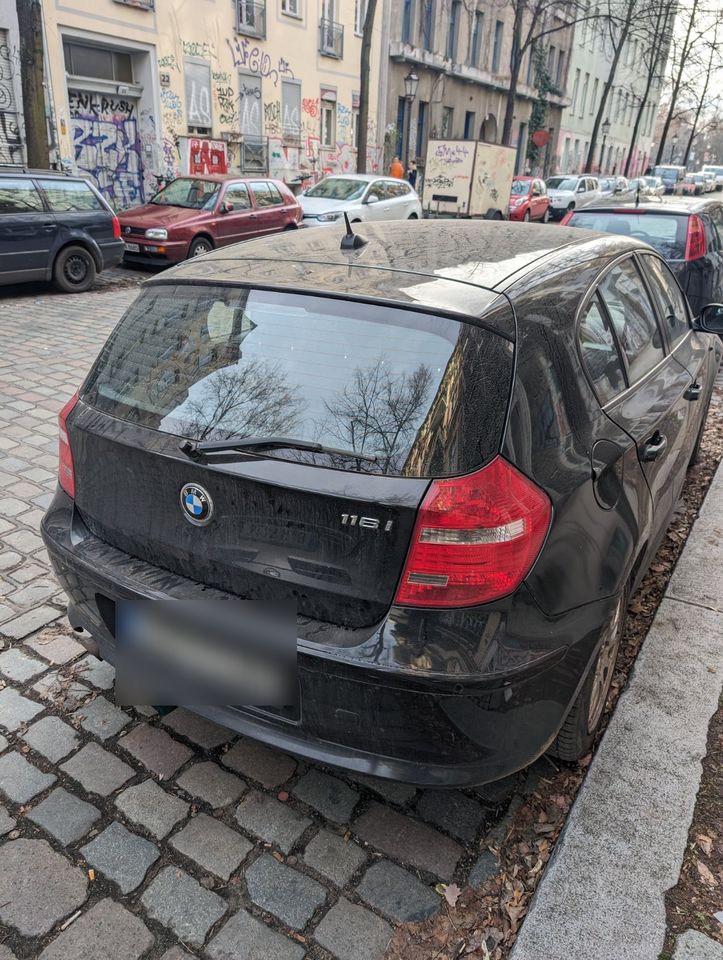 BMW 1er E87 116i mit Carplay in Berlin