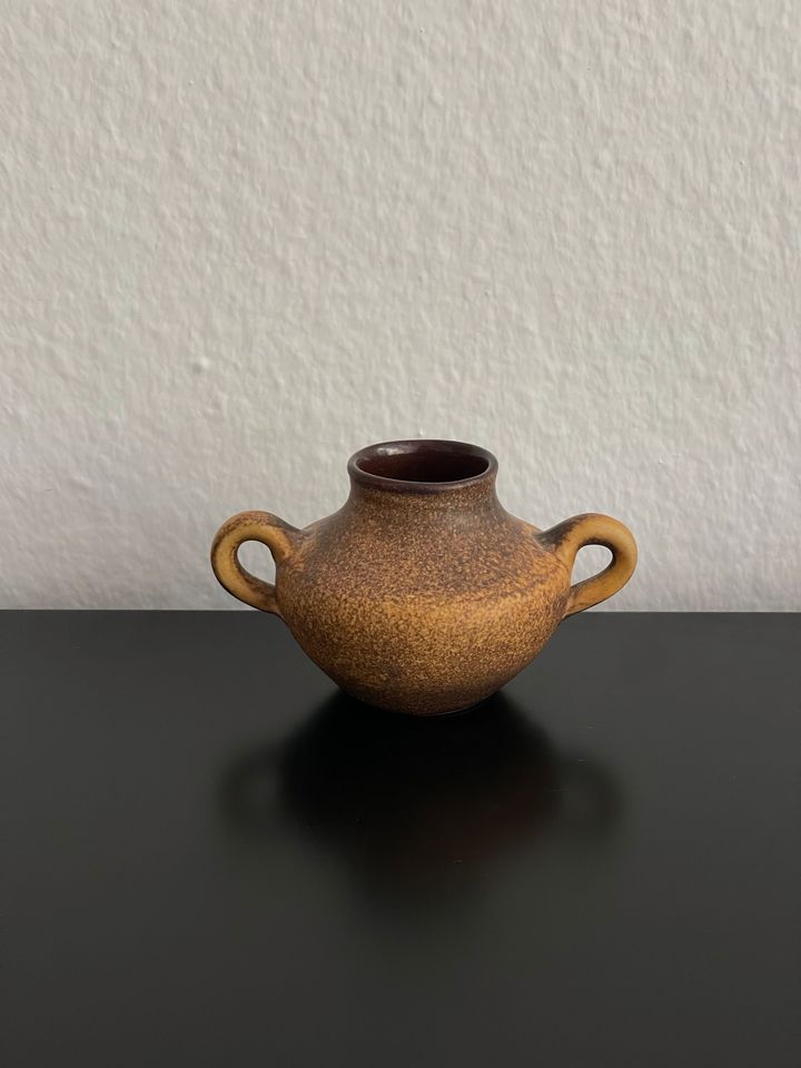 Kleine Vase Krug Pottery Mid-Century Braun Beige 70s in München