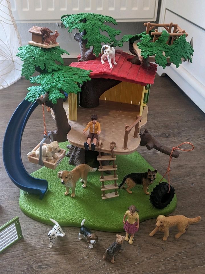 Schleich Farmworld, Baumhaus ,Hasenstall , Schleich Tiere in Kelsterbach