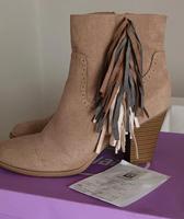Cowboy Stiefel / Stiefelette / Größe 41 Niedersachsen - Friedeburg Vorschau