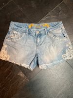 Blau weiss damen Jeans Bermuda / Kurz hose von Desigual 30 / L Nordrhein-Westfalen - Bocholt Vorschau