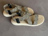 BAGATT Damen-Riemenschuhe Gr. 40 beige/schwarz Bayern - Oberhaid Vorschau