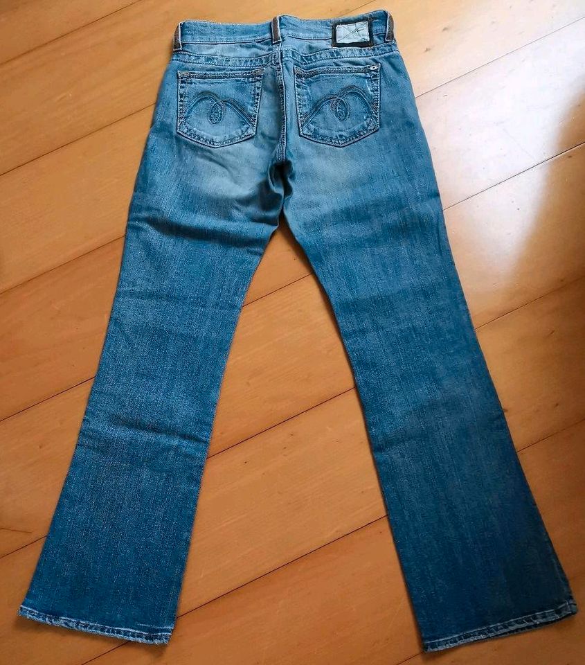 Mavi Jeans Gr 25/30 in dezentem Used Look in Neuhofen