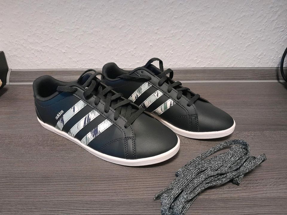 Adidas - Damenschuhe in Lübbenau (Spreewald)