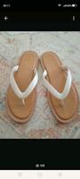 Zara Zehentrenner Sandale Flip Flop Beige Gr 37 neu Bochum - Bochum-Wattenscheid Vorschau