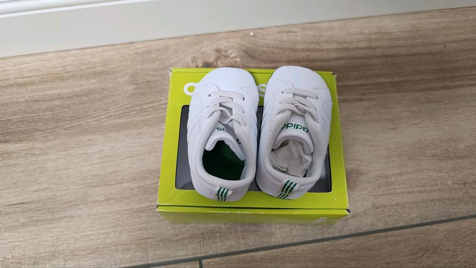 Adidas Babyschuhe Größe 17 in Oberhausen