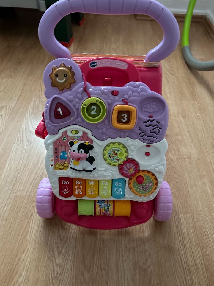 Vtech Spiel-und Laufwagen in Bremen