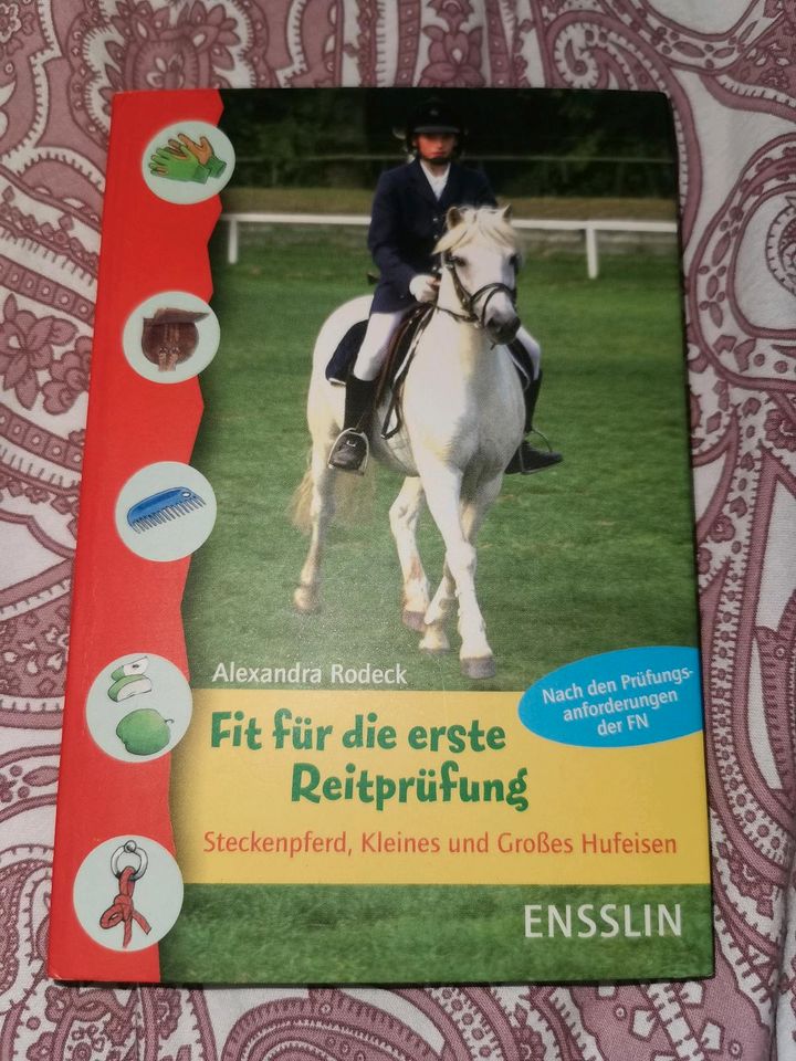 BUCH: Alexandra Rodeck "Fit für die erste Reitprüfung" in Gettorf