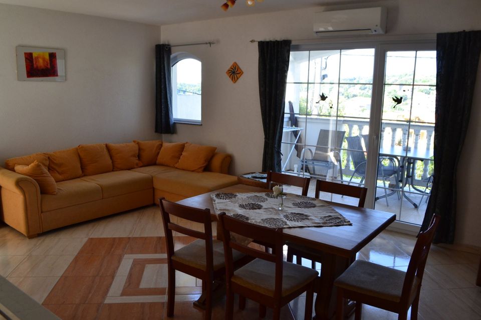 FERIENWOHNUNG/APARTMENT KROATIEN INSEL RAB LOPAR 100 M STRAND in Oberkirch