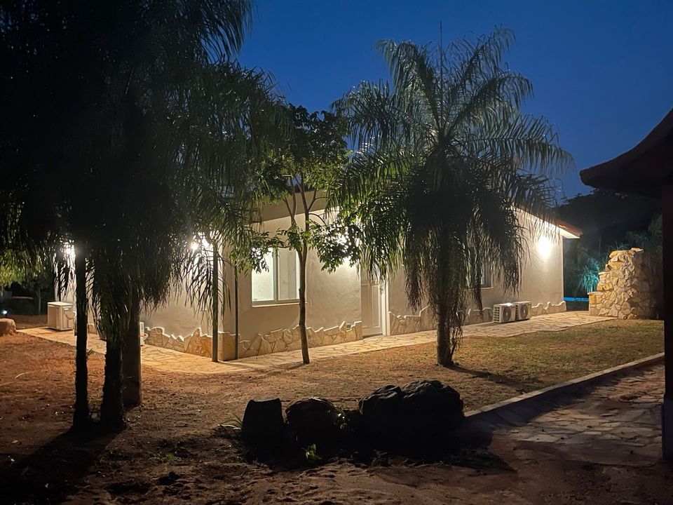 Ökologisches Luxushaus-viele Extras-Lehmbau-Gründach in Paraguay in Berlin