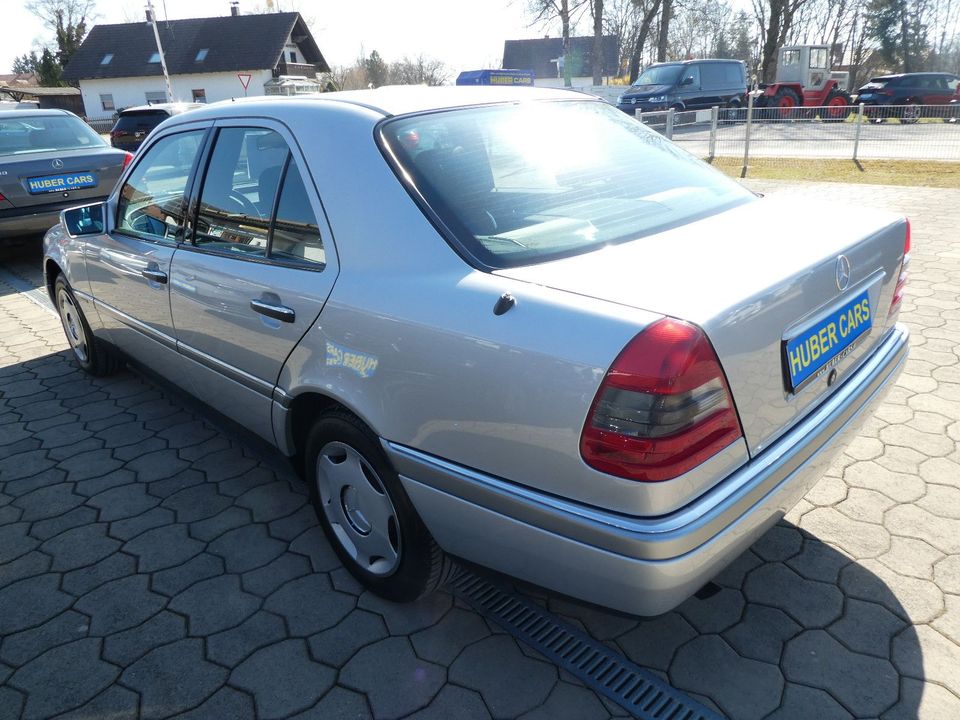 Mercedes-Benz C 180 ELEGANCE mit NUR 31´km+1. Hand in Polling