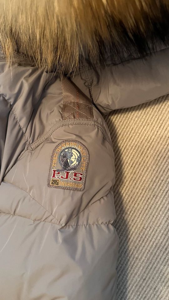 Parajumper Winter Daunenjacke USAF 210 rescue Squadron in Enger