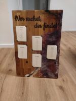 Holzschild mit Epoxidharz als Platzzuteiler für Feiern, Hochzeit Nordrhein-Westfalen - Hilden Vorschau