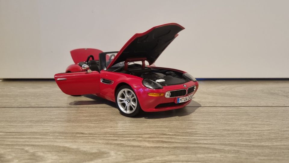 1:18 Kyosho BMW Z8 Roadster Rot in Ebhausen