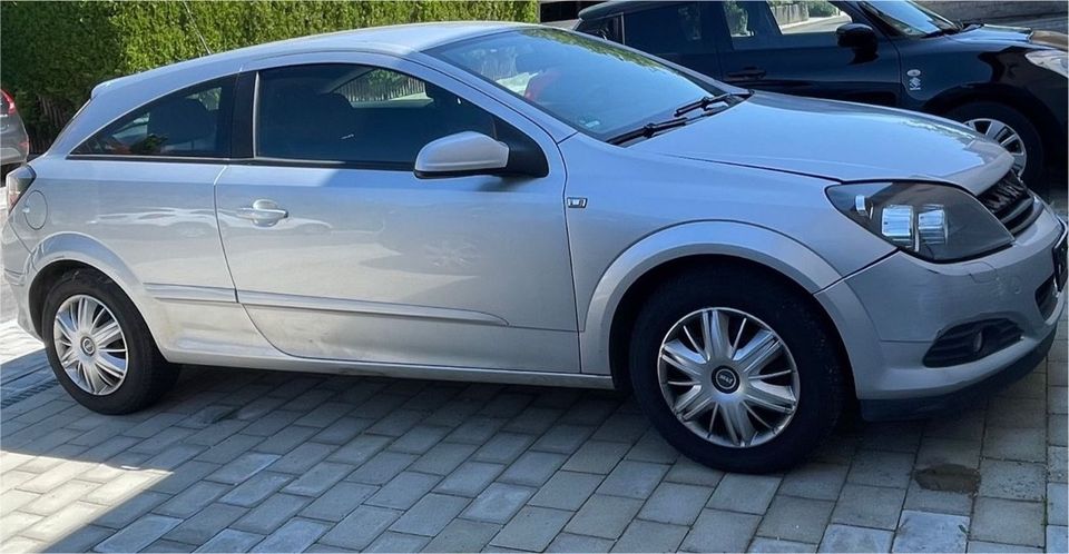 Opel Astra fahrbereit ohne TÜV - neue Reifen in Walpertskirchen