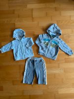 3tlg. Kleiderpaket 2 Oberteile Hoodie + Jogginghose 68 Jungen Kr. München - Unterföhring Vorschau