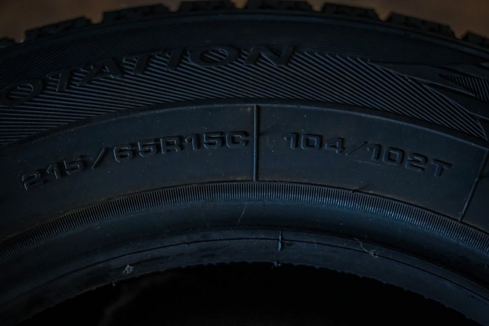 Winterreifen Goodyear Cargo Ultragrip 215/65R15C 104/102T in Meßstetten