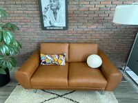 2 Cognac-farbene Echtleder-Sofas mit großem Hocker Nordrhein-Westfalen - Swisttal Vorschau