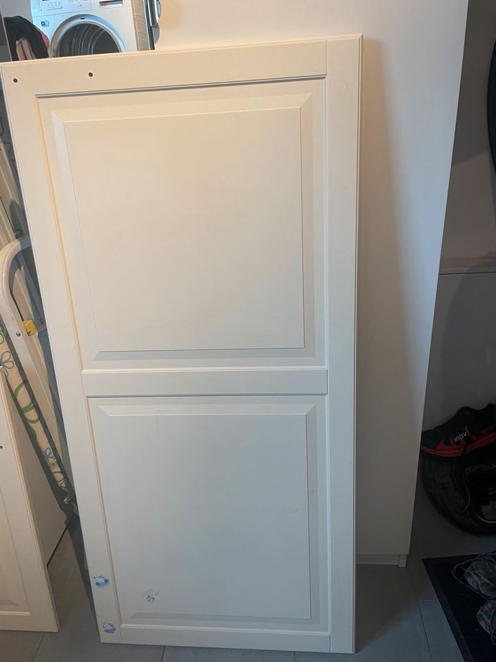Ikea Küche Faktum Front Lidingö elfenbeinweiß Kühlschrank 125 in Balve