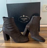 Prada Stiefel mit Absatz Wildleder Nordrhein-Westfalen - Krefeld Vorschau