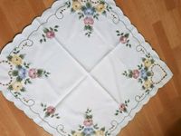 Tischdecke / Mitteldecke weiß mit Blumenmuster Sachsen - Mügeln Vorschau