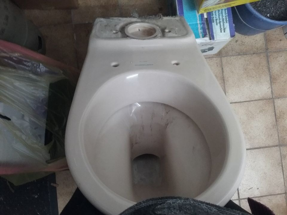 Toilettenschüssel in Pottum