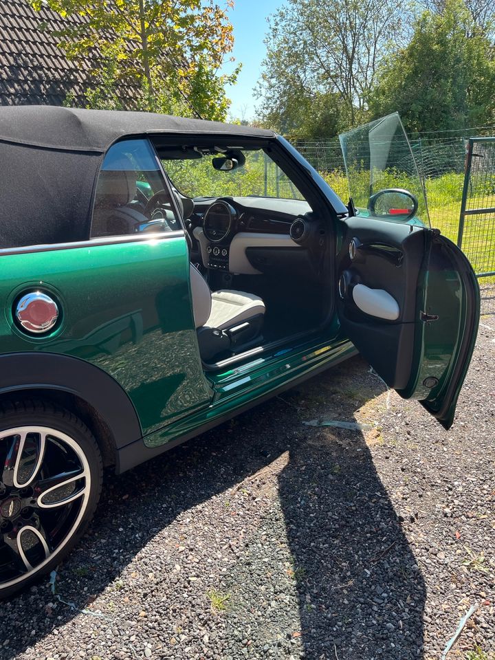 Mini Cooper JCW Cabrio in Sülfeld