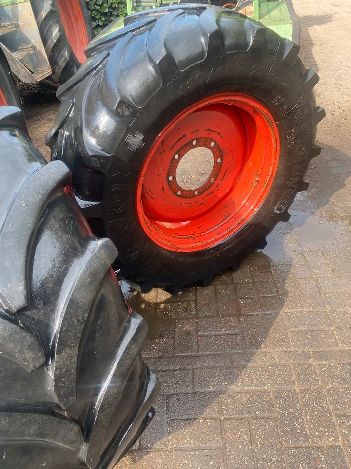 Fendt Reifen Räder Kompletträder 480-65R28 Vredestein traxion in Spelle