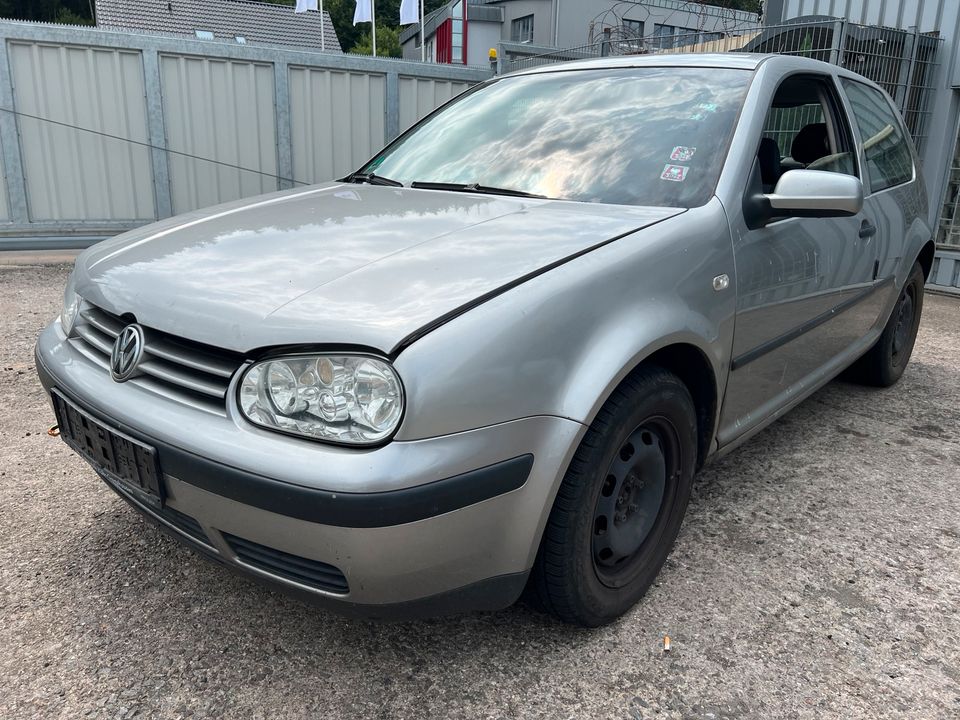 Schlachtfest Teileträger VW Golf IV 1,9TDI AXR LD7V Ersatzteile in Wilnsdorf