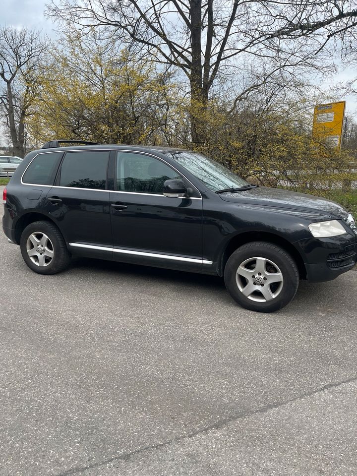 Vw Touareg . Motor 2,5 .mit TUV in Kumhausen