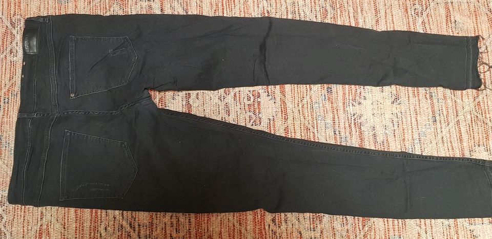 H&M Low waist Hüftjeans destroyed Jeans only schwarz W33 L32 high in Schönberg (Holstein)