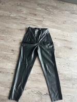 Zara Hose Gr. S schwarz Lederhose Chino wie neu! Bayern - Schwarzenbruck Vorschau