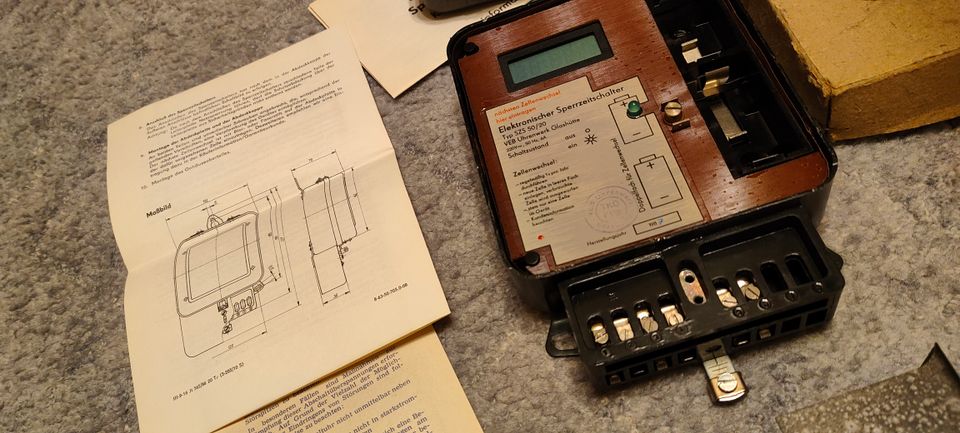 Neu DDR Glashütte Elektronischer Sperrschalter LCD Schaltuhr OVP in Leipzig