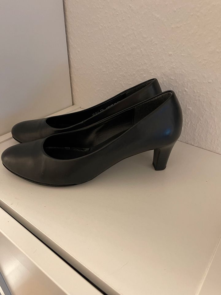 Gabor Absatzschuhe Pumps 6 / 39 schwarz Glanzleder in Münster