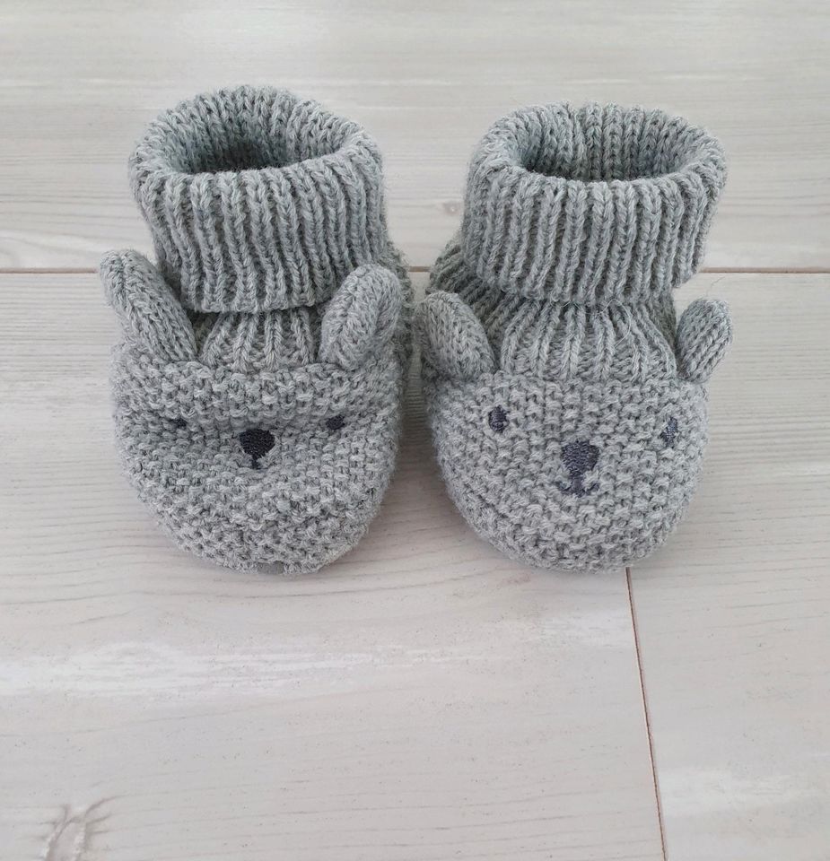 Süße Baby Schuhe in Bad Schönborn