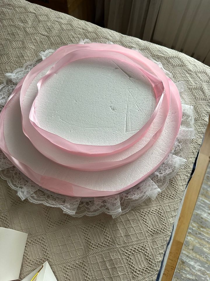 Gastgeschenk Torte rosa in Gelsenkirchen