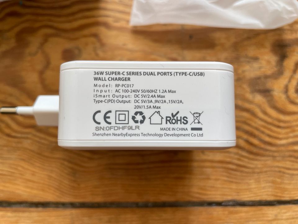 30W USB C Ladegerät Netzteil RAV Power in Berlin