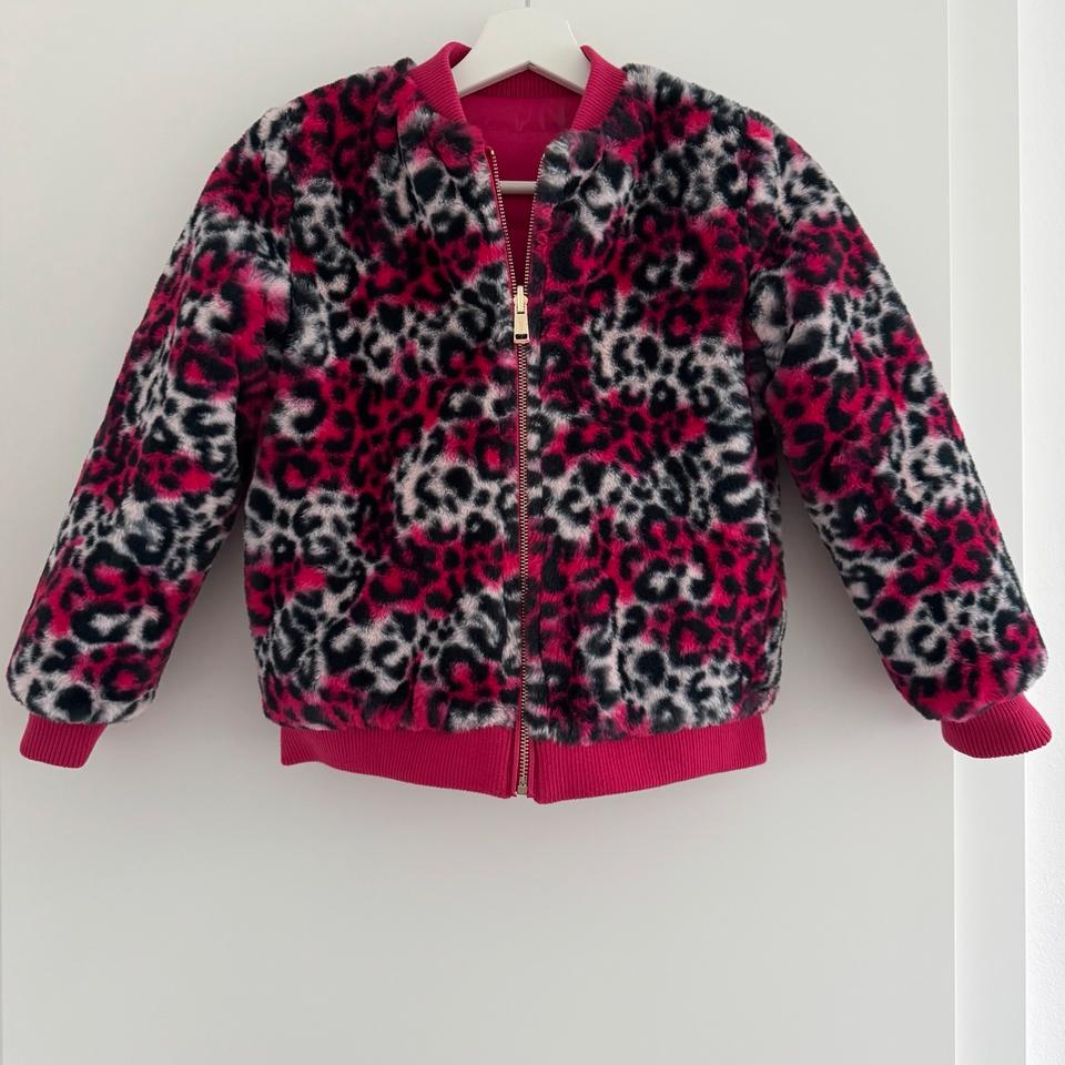 Guess Plüschjacke Bomberjacke pink Leopard Mädchen Gr 128 in Schwaikheim